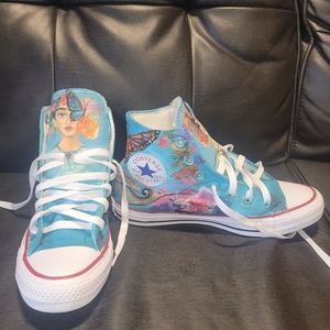 Beautiful tennis shoes with original Mexican design, Converse brand for women.